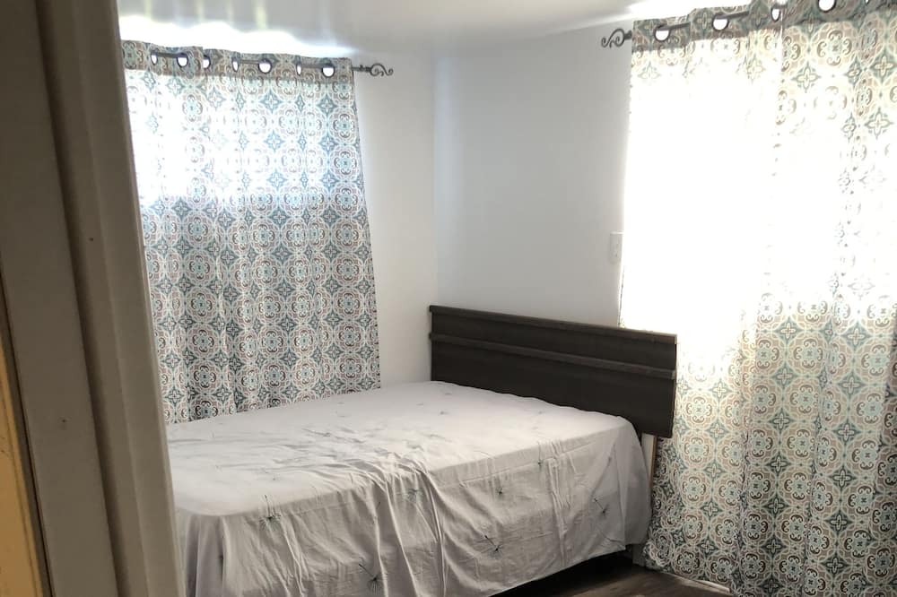Photo of Bedroom in Asphodel-Norwood