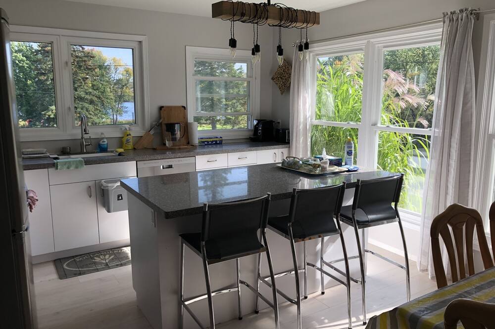 Photo of Kitchen in Asphodel-Norwood