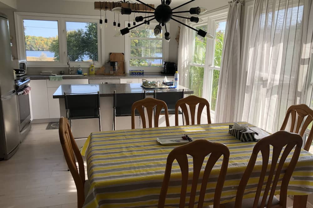 Photo of Kitchen in Asphodel-Norwood