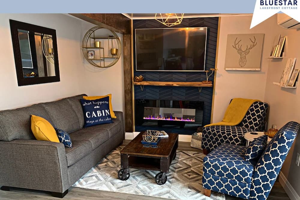 Photo of Livingroom in Leeds and the Thousand Islands