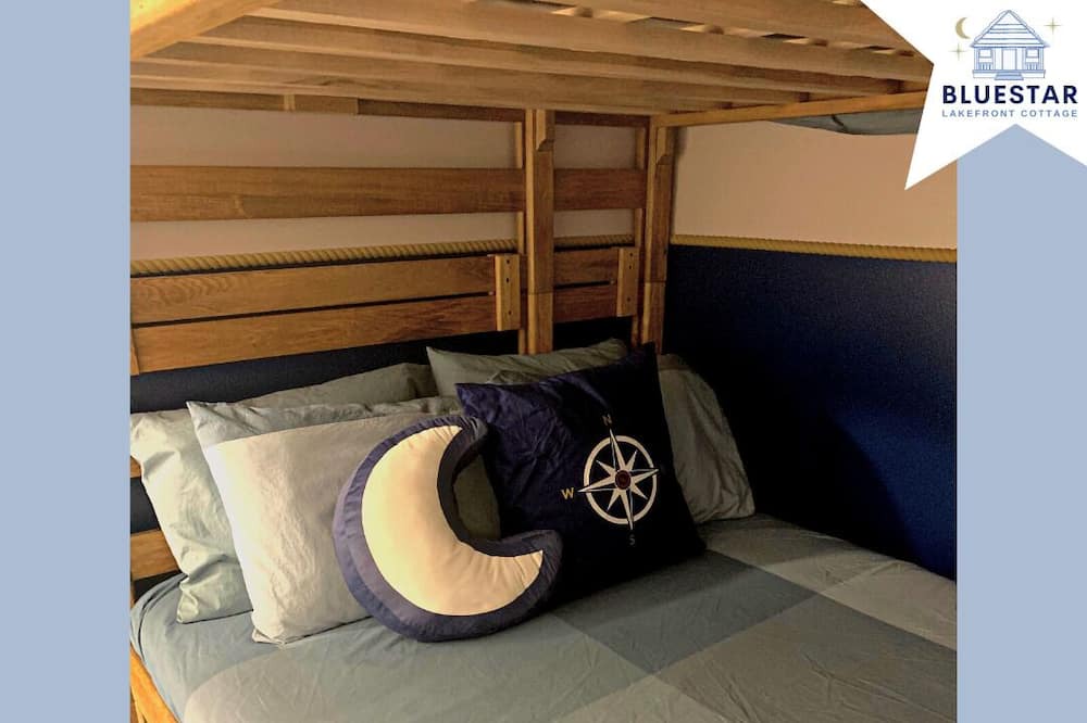 Photo of Bedroom in Leeds and the Thousand Islands