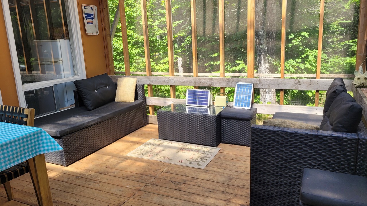 Photo of Patio Balcony in Manitoulin District