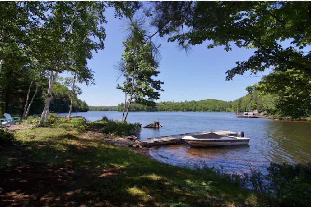 Photo of Outdoor in Algonquin Highlands