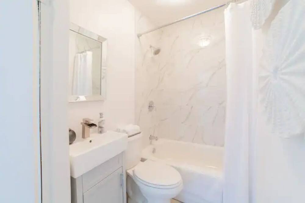 Photo of Bathroom in Algonquin Highlands