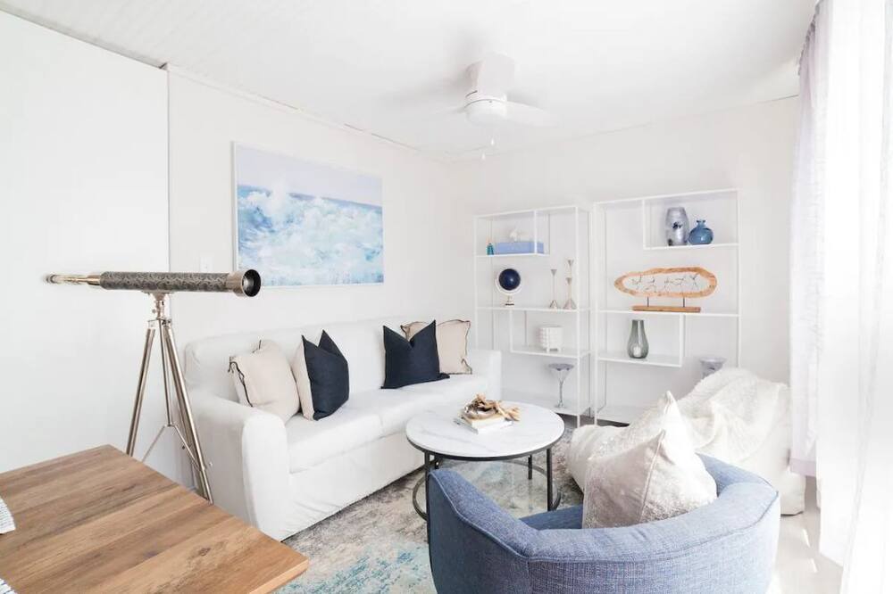 Photo of Livingroom in Algonquin Highlands