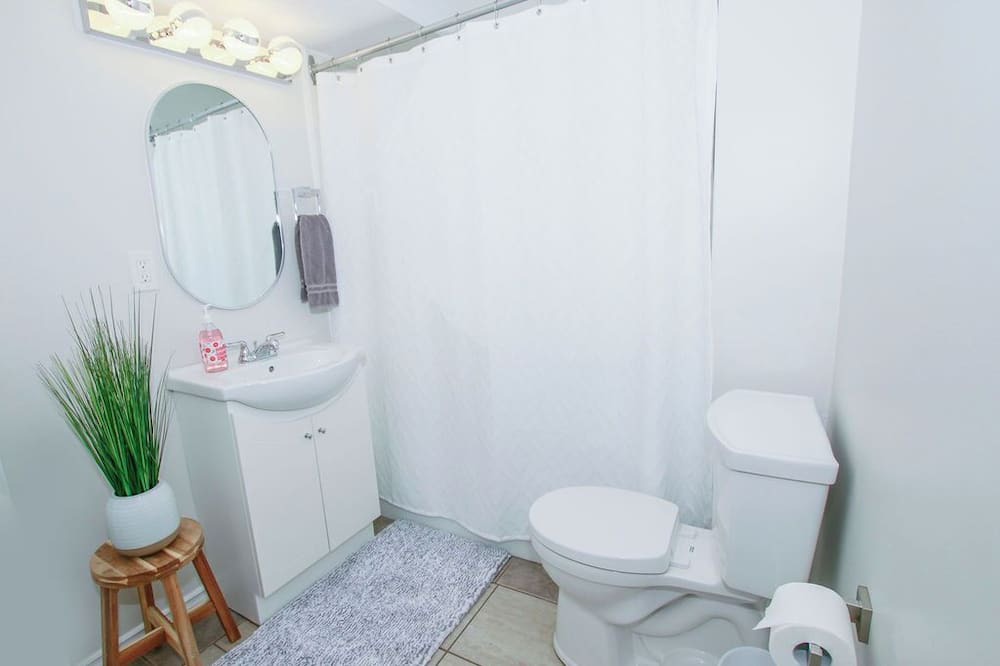 Photo of Bathroom in Tay