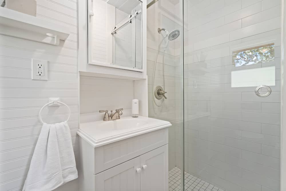 Photo of Bathroom in Kettle Point 44