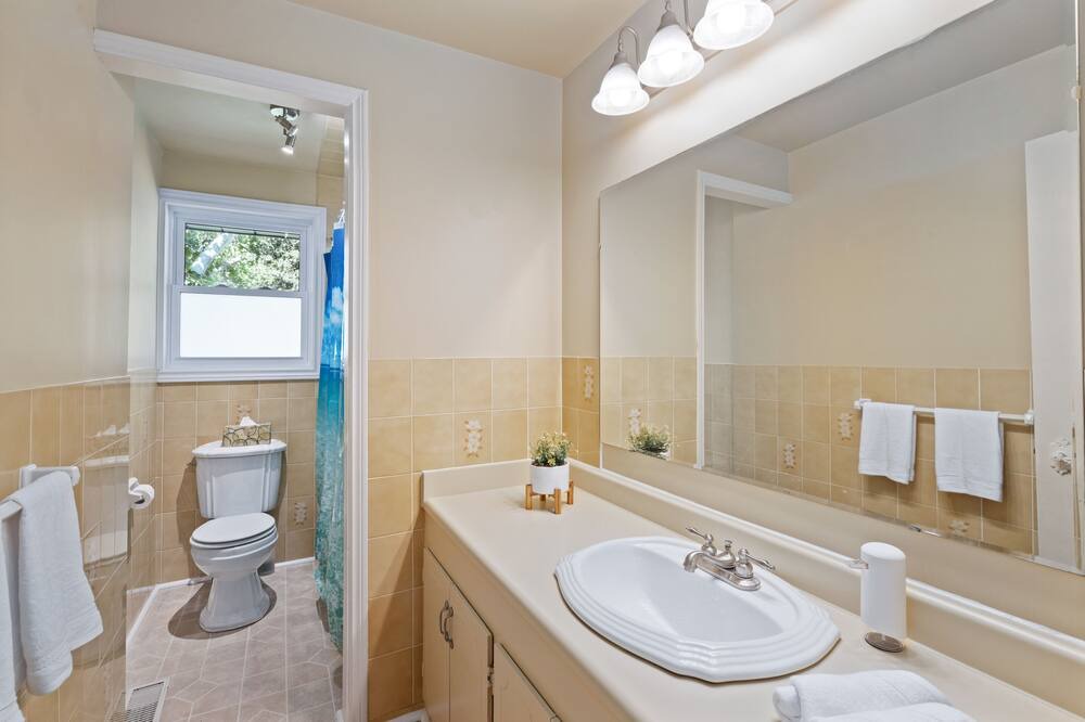 Photo of Bathroom in Kettle Point 44