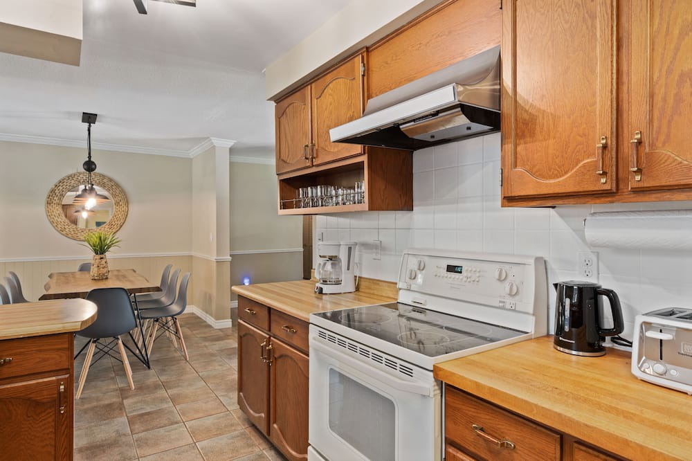 Photo of Kitchen in Kettle Point 44