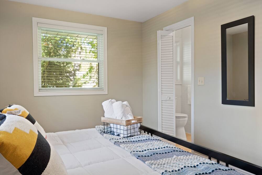 Photo of Bedroom in Kettle Point 44