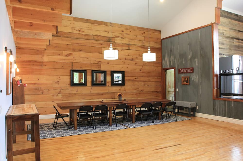 Photo of Livingroom in LaPorte