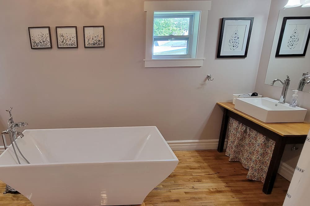 Photo of Bathroom in LaPorte