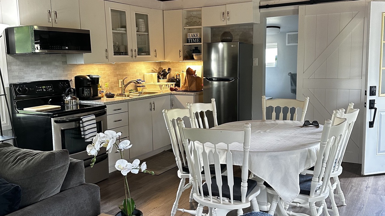 Photo of Livingroom in Hamilton