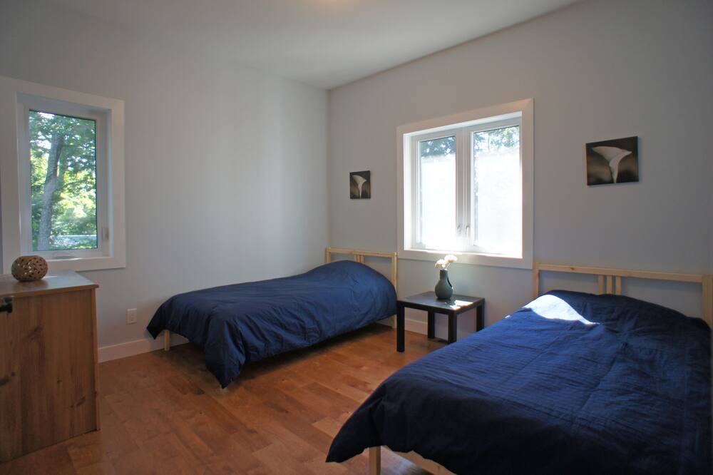 Photo of Bedroom in Dysart et al