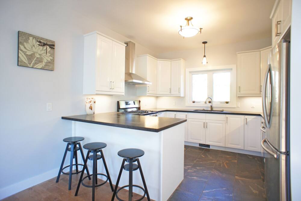 Photo of Kitchen in Dysart et al