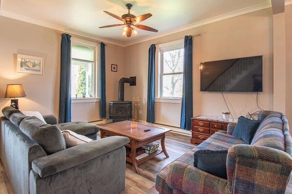 Photo of Livingroom in Paisley