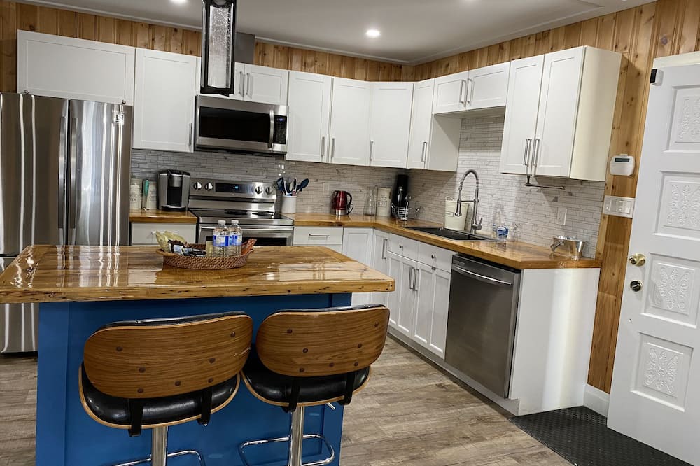 Photo of Kitchen in Ahmic Harbour