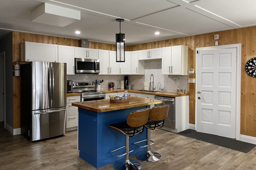 Photo of Kitchen in Ahmic Harbour