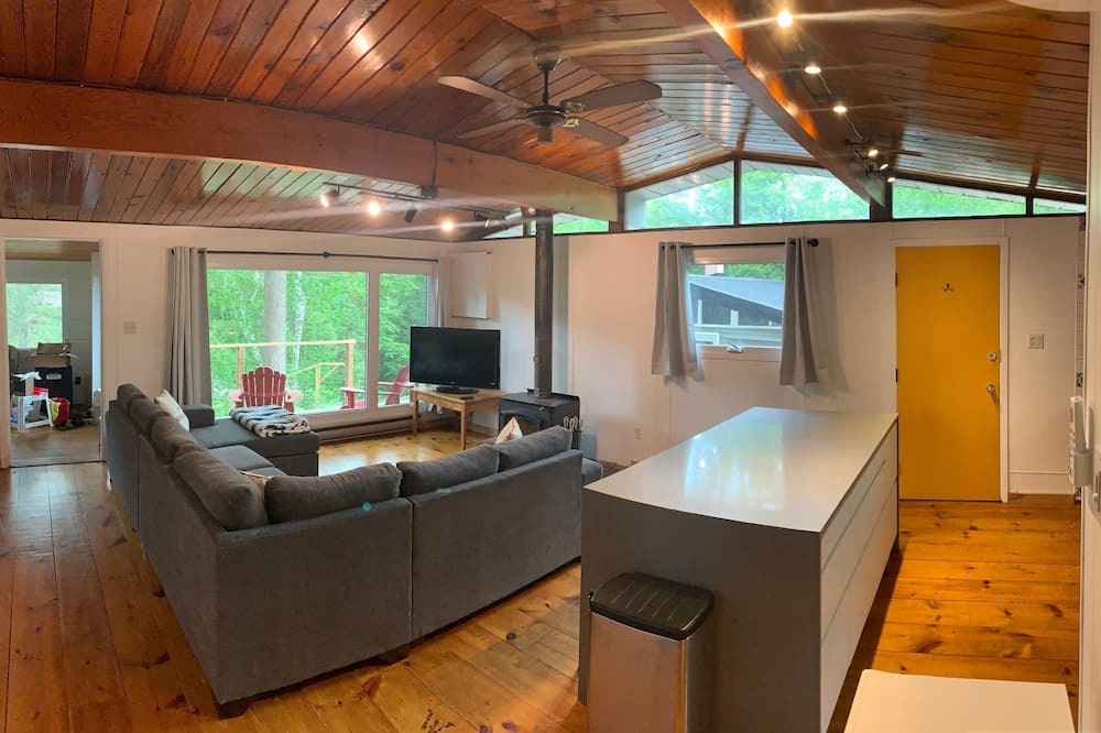 Photo of Livingroom in Tiny