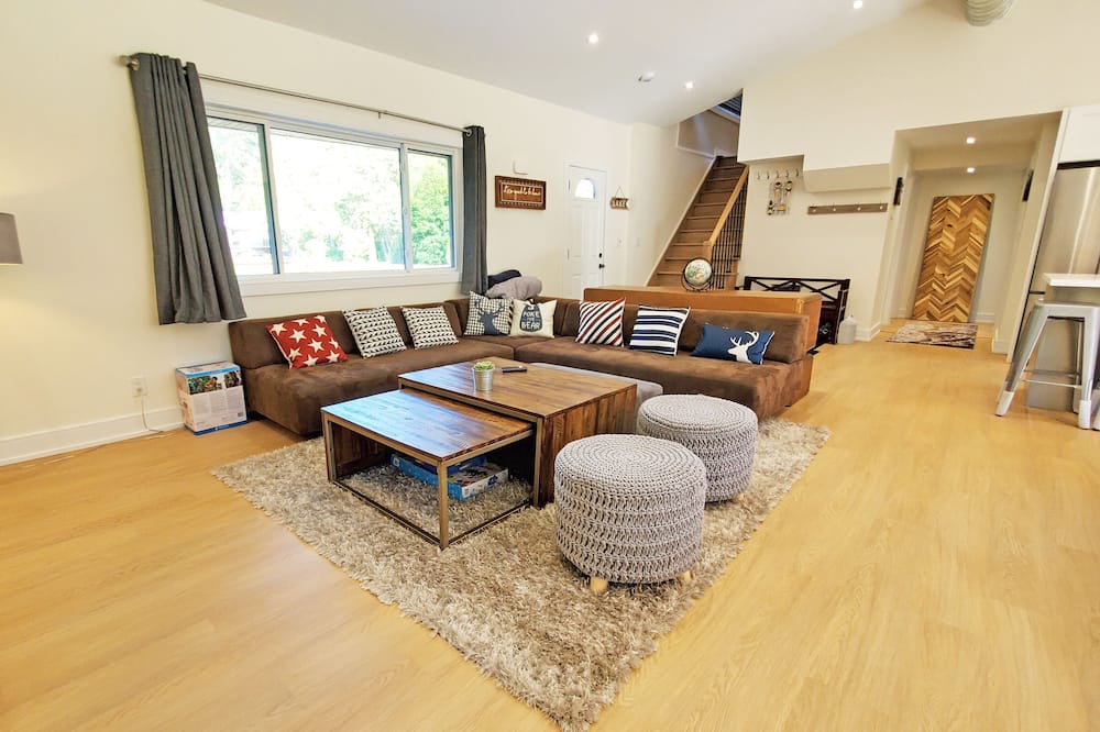 Photo of Livingroom in Virginia
