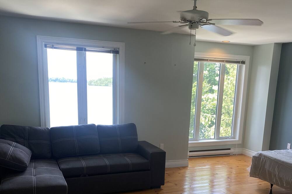 Photo of Livingroom in Rosedale