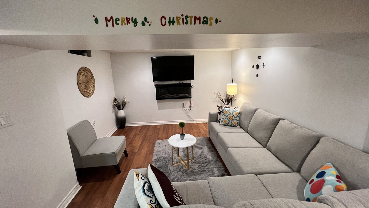 Photo of Livingroom in East Credit