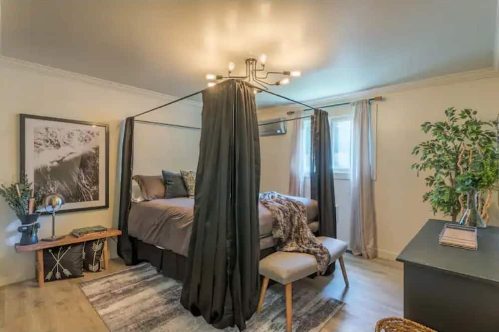 Photo of Bedroom in Roseneath