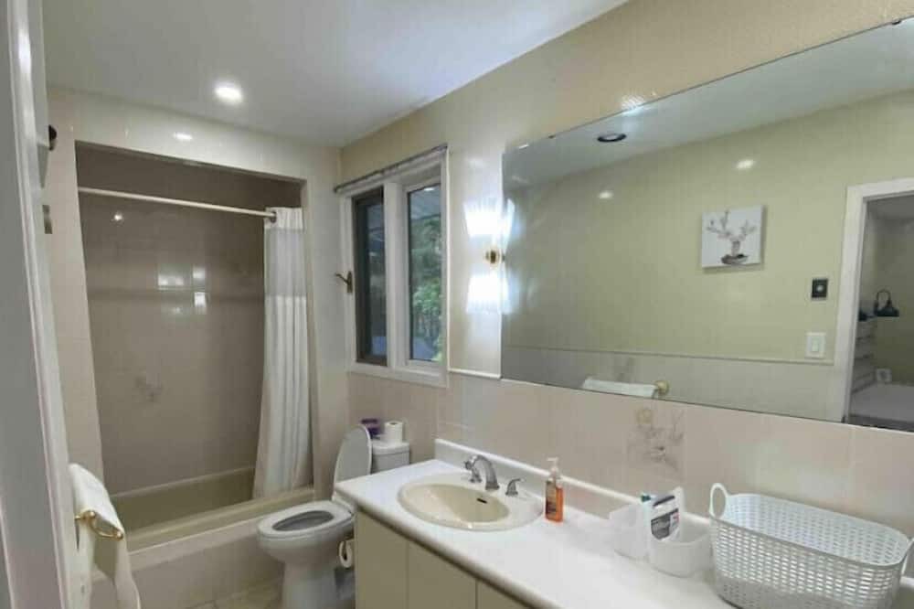 Photo of Bathroom in Caledon