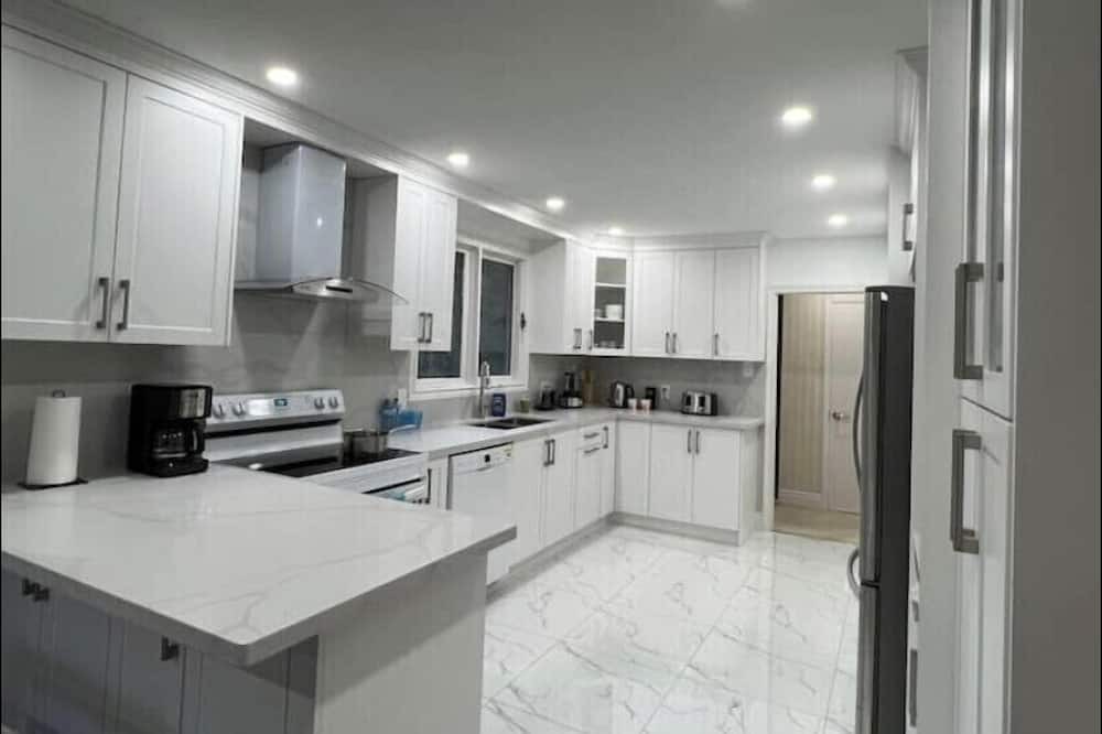 Photo of Kitchen in Caledon
