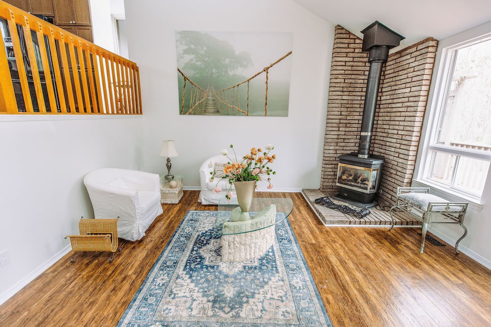 Photo of Livingroom in Tiny