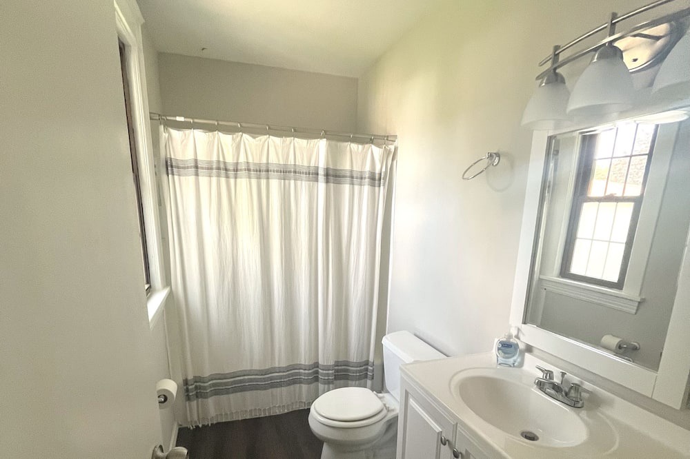 Photo of Bathroom in West Seventh