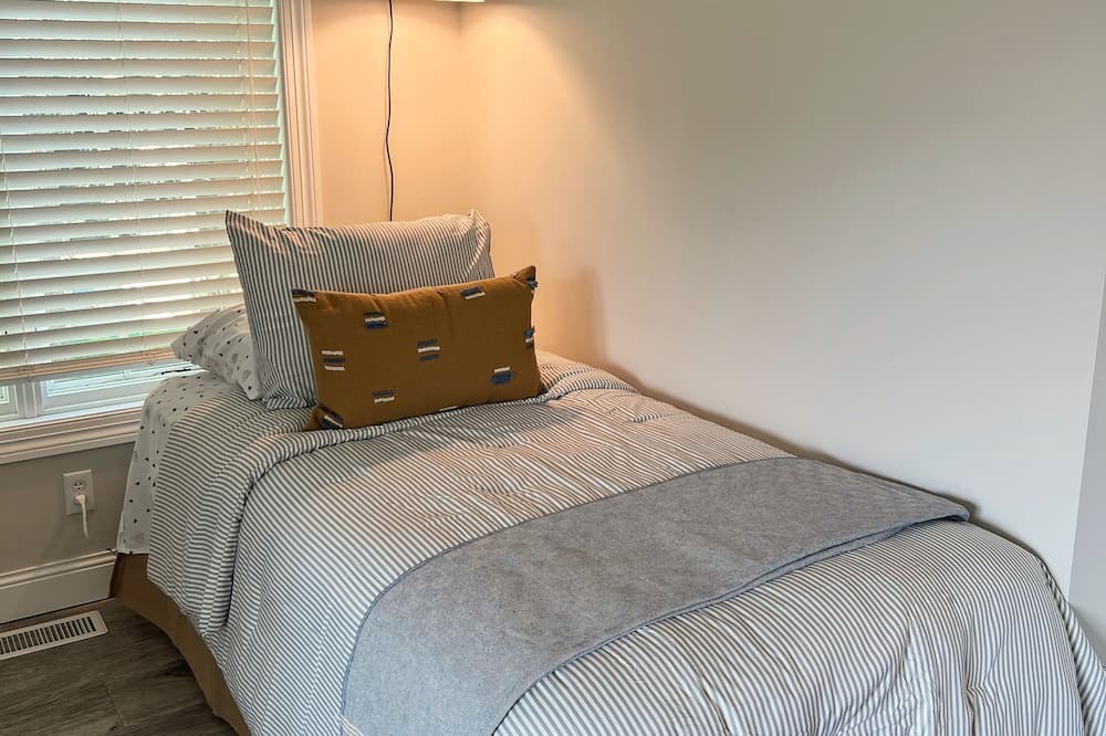 Photo of Bedroom in Lindstrom