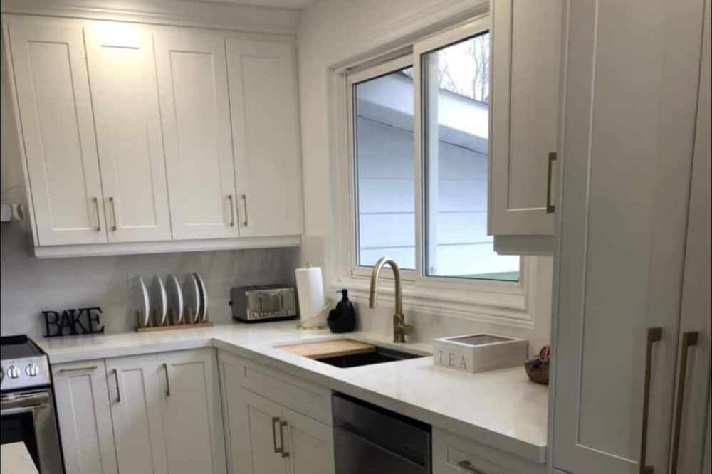 Photo of Kitchen in Owen Sound