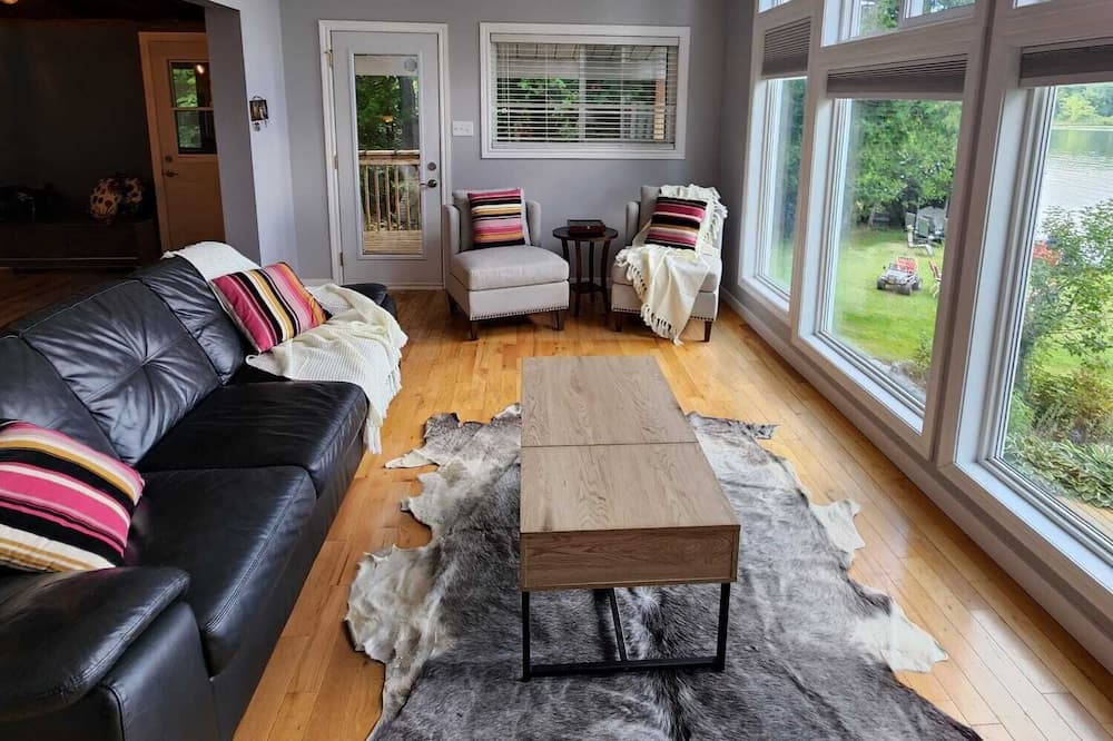 Photo of Livingroom in Selwyn