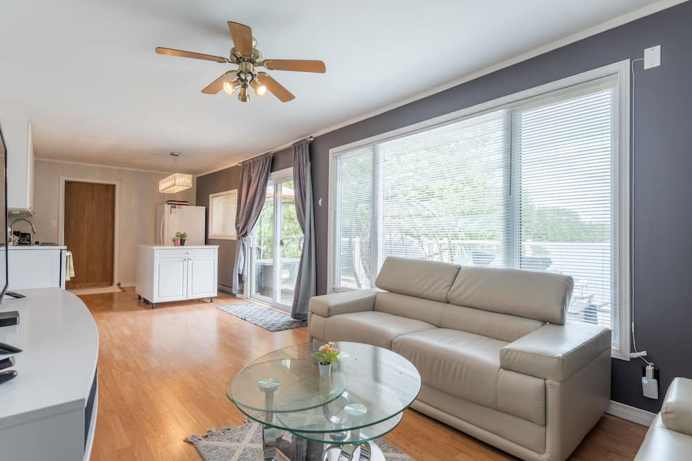 Photo of Livingroom in Highlands East