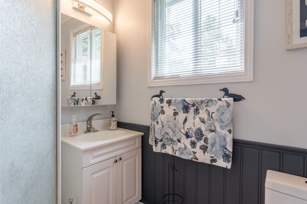 Photo of Bathroom in Highlands East