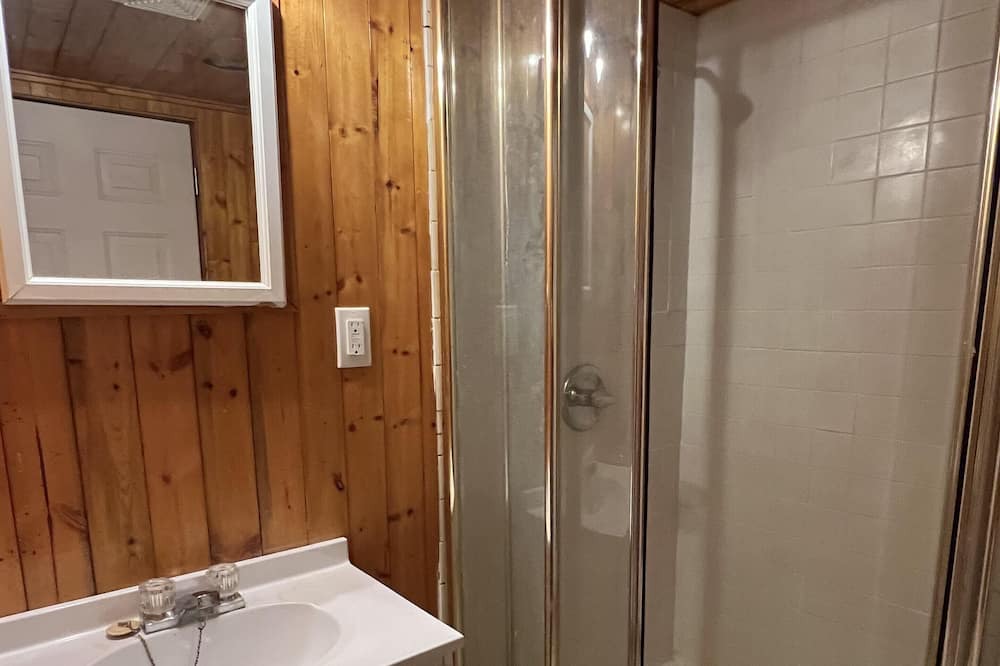Photo of Bathroom in Wainfleet
