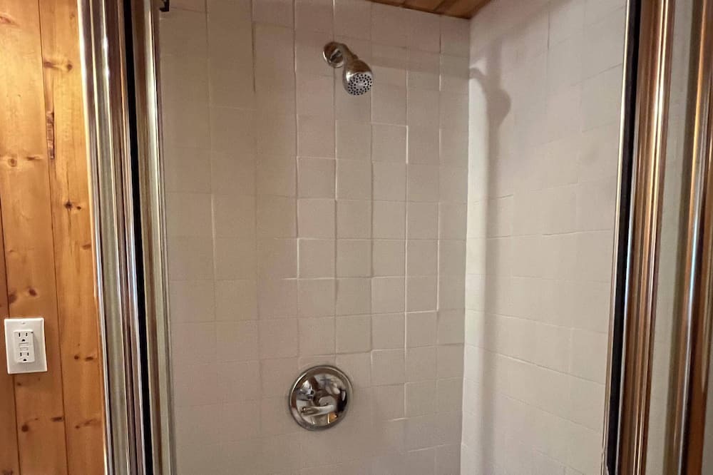 Photo of Bathroom in Wainfleet