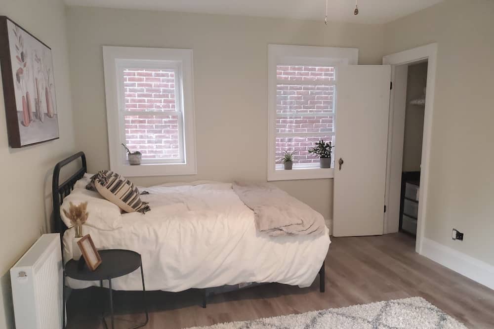 Photo of Bedroom in Riverdale