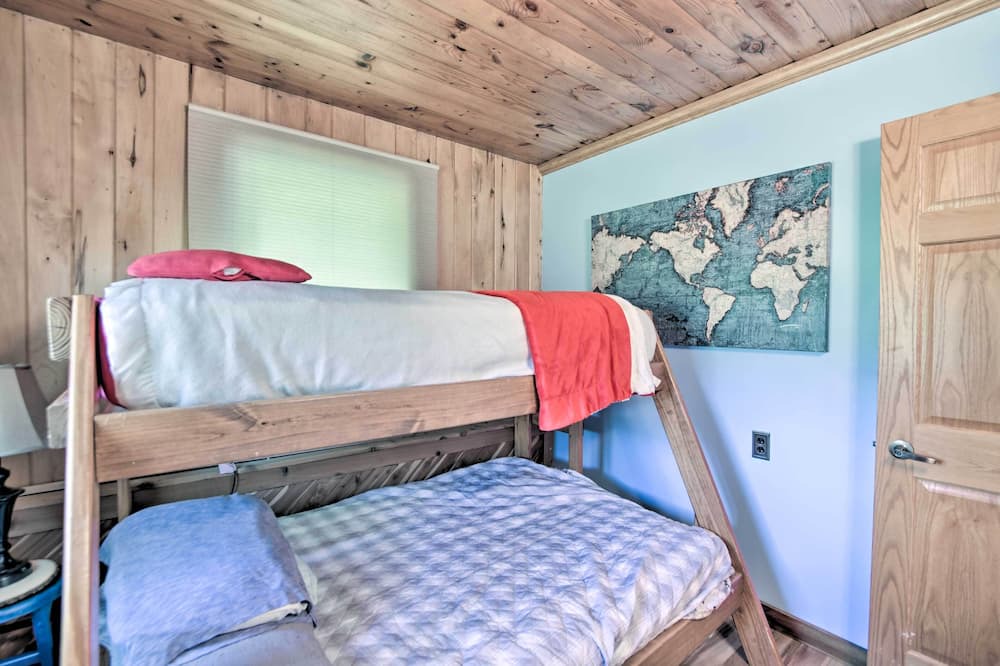 Photo of Bedroom in Richwood