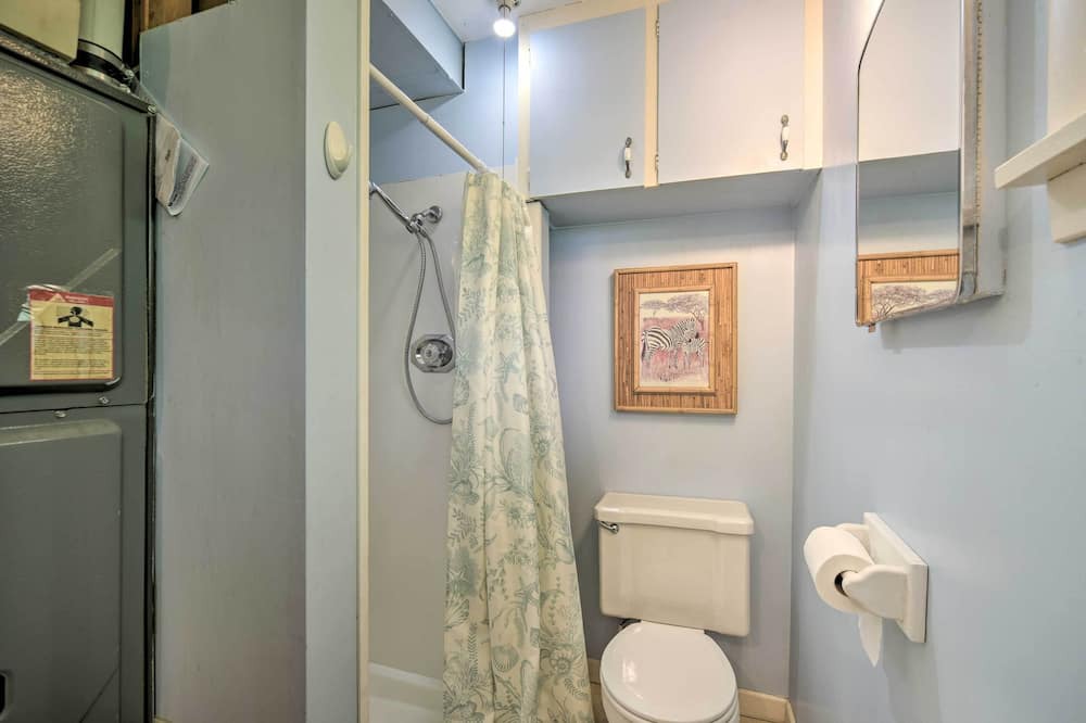 Photo of Bathroom in Lindstrom