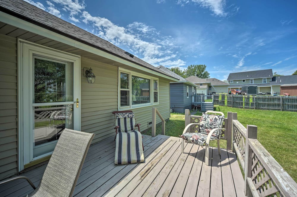 Photo of Patio Balcony in Lindstrom