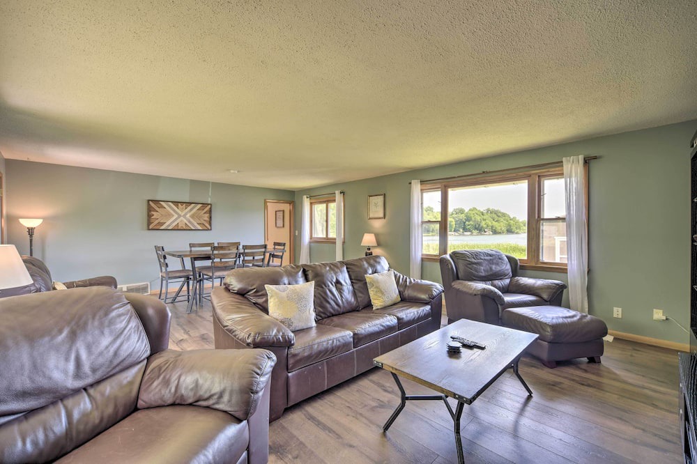 Photo of Livingroom in Lindstrom