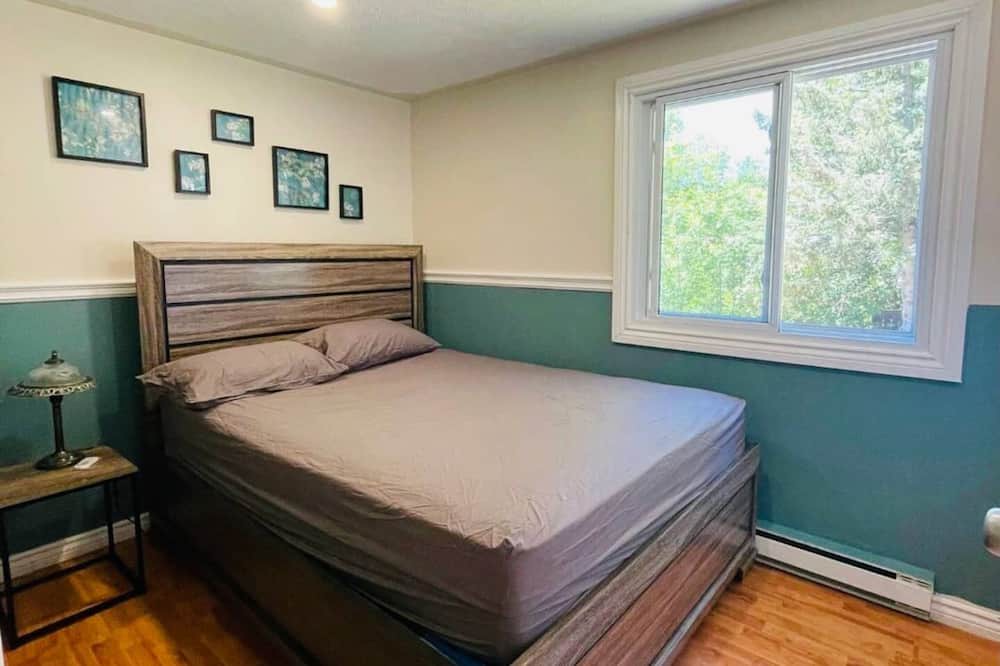 Photo of Bedroom in Georgian Bluffs