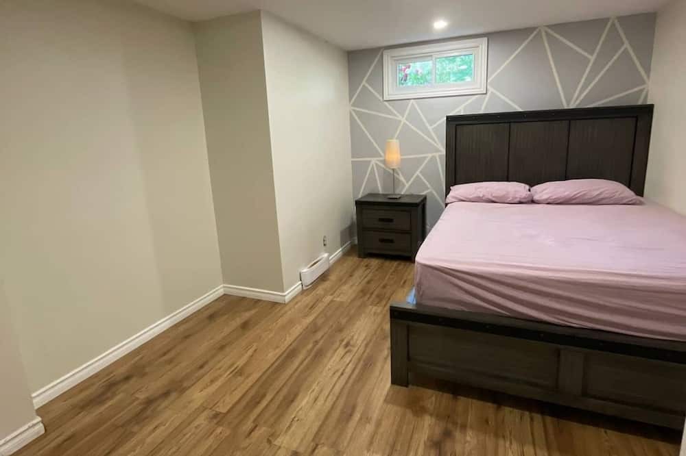 Photo of Bedroom in Georgian Bluffs