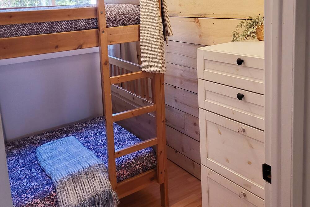 Photo of Bedroom in Sauble Beach