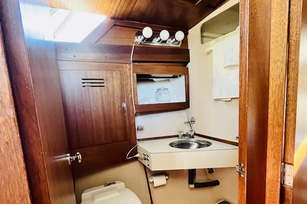 Photo of Bathroom in Wainfleet