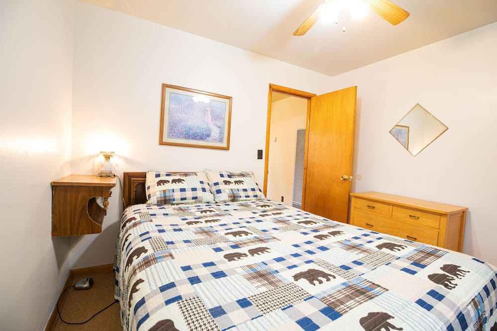 Photo of Bedroom in Walker