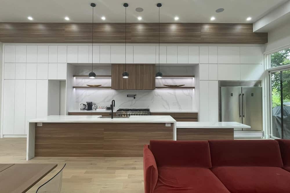 Photo of Kitchen in Birch Cliff