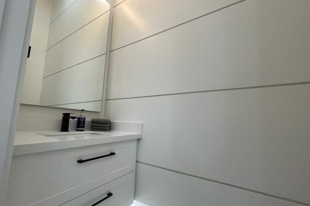 Photo of Bedroom in Birch Cliff